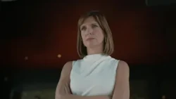 The Stepmother - The moment has arrived: This is everyone's reaction upon seeing Diana after twen...